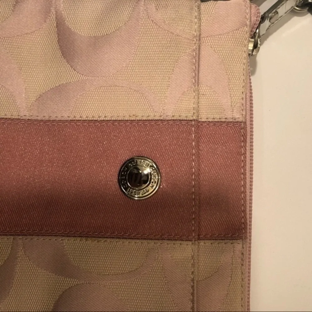 Coach 42246 vintage y2k pink signature swingpack crossbody bag
